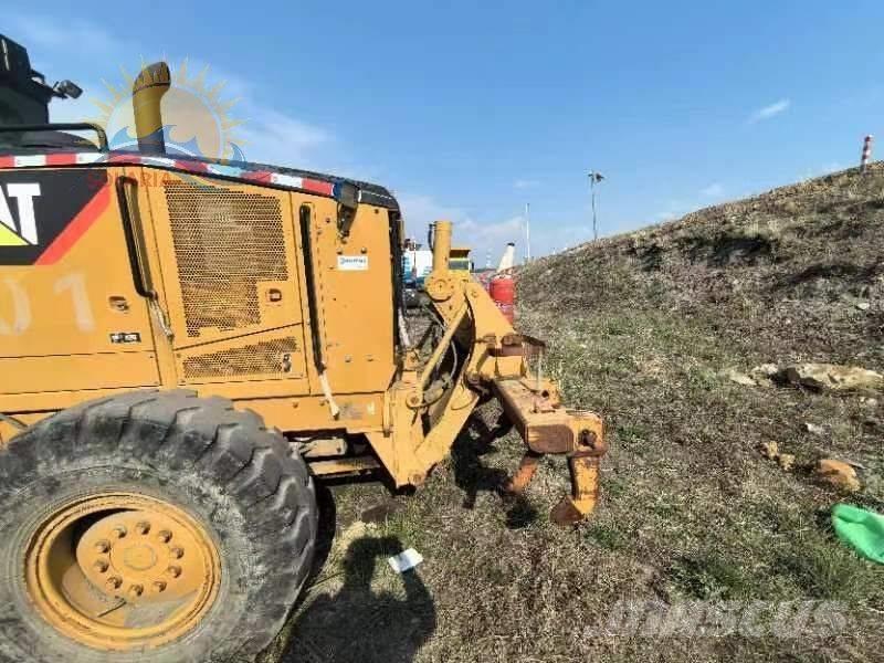 CAT 140 M Greideriai