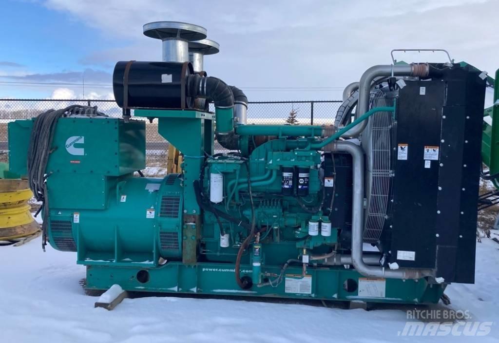 Cummins QST30G5 Dyzeliniai generatoriai