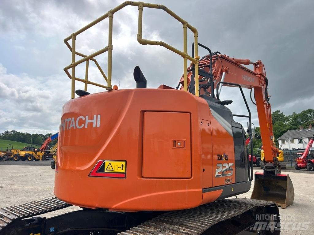 Hitachi ZX225 USLC-7 Vikšriniai ekskavatoriai