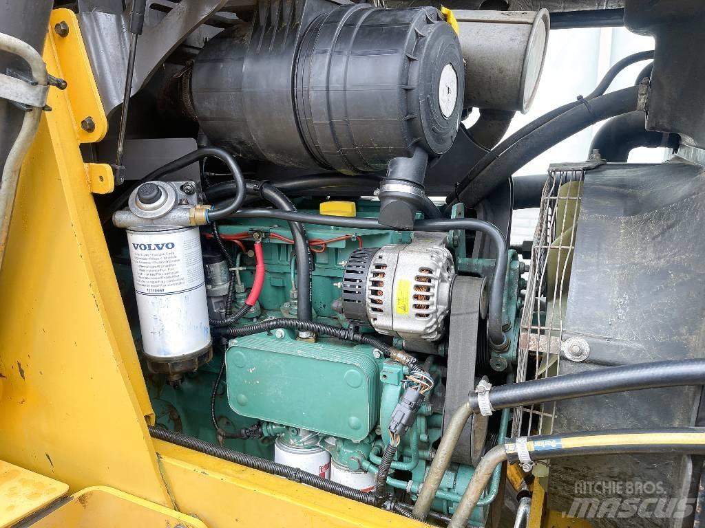 Volvo BL71 Ekskavatoriniai krautuvai