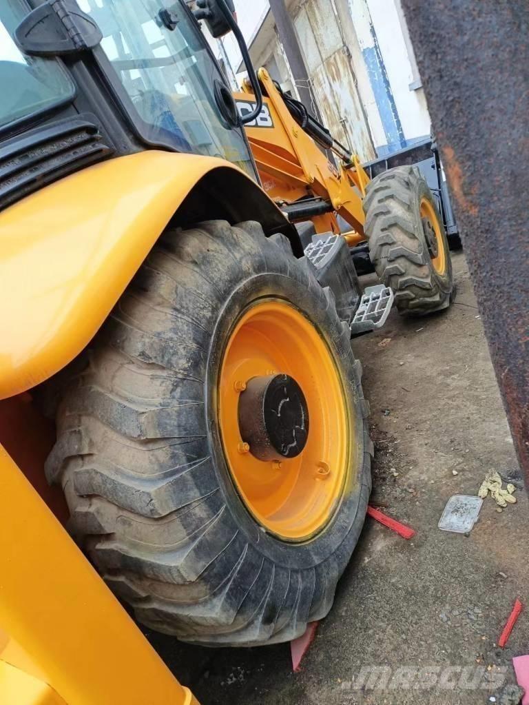 JCB 3 CX Ratiniai ekskavatoriai