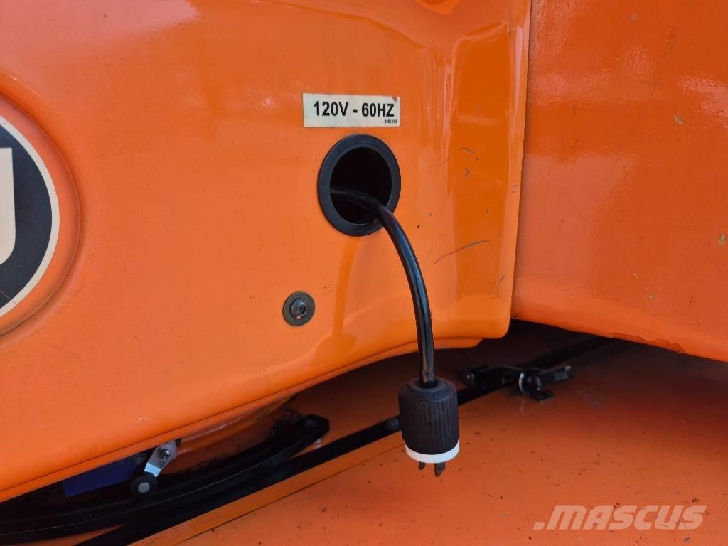 JLG E 450 AJ Alkūniniai keltuvai
