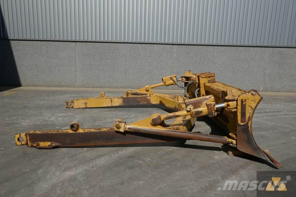 CAT D8T Blade Peiliai