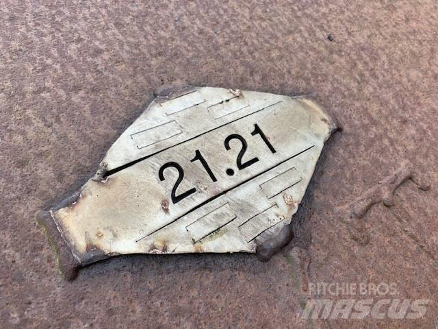  Laadbak 21.21 Kaušai