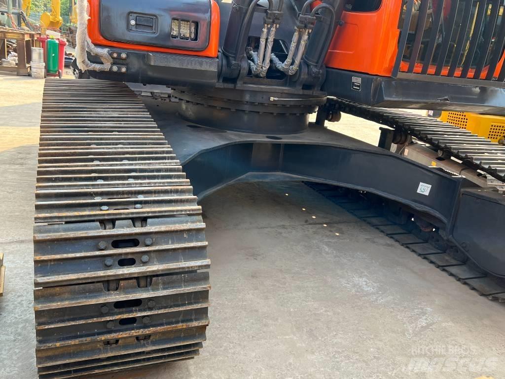 Doosan DX300 Ratiniai ekskavatoriai