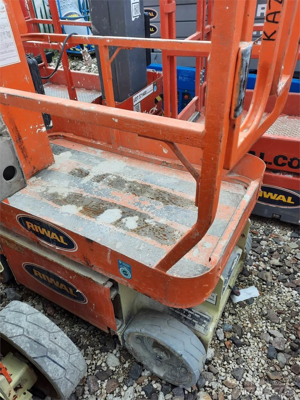 JLG 1230ES Kiti keltuvai ir platformos