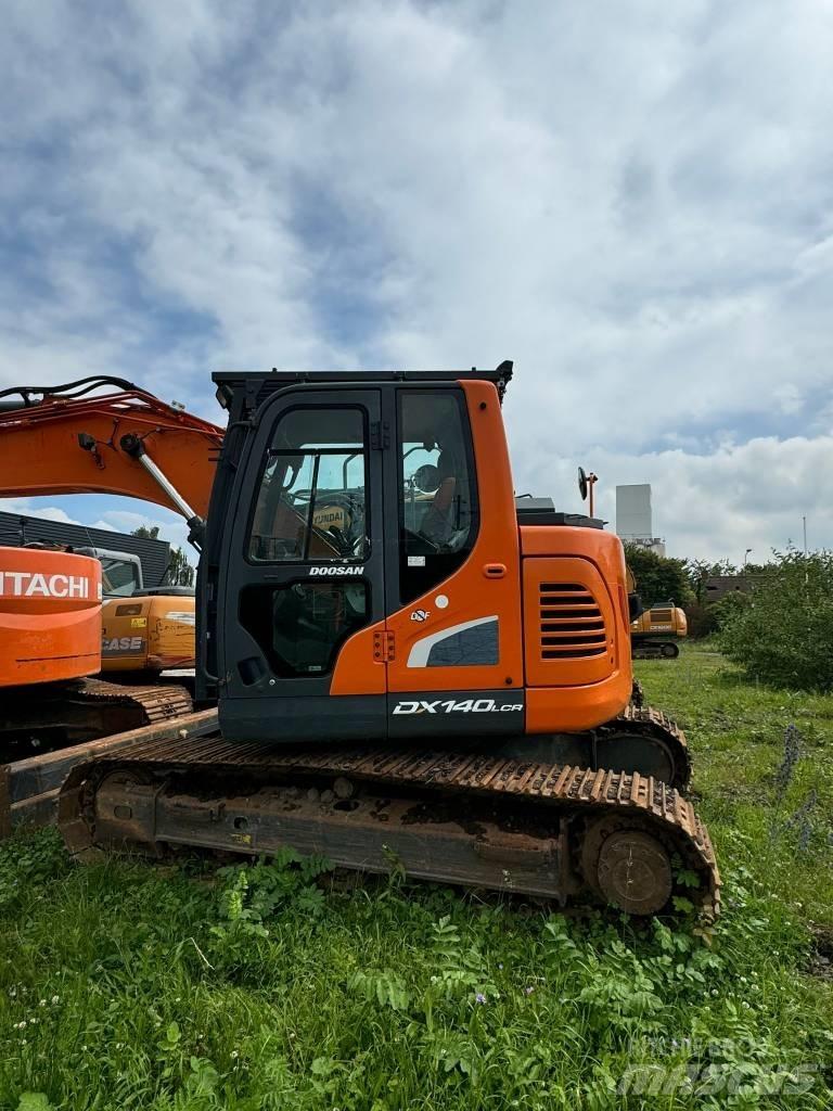 Doosan DX 140 LCR Vikšriniai ekskavatoriai
