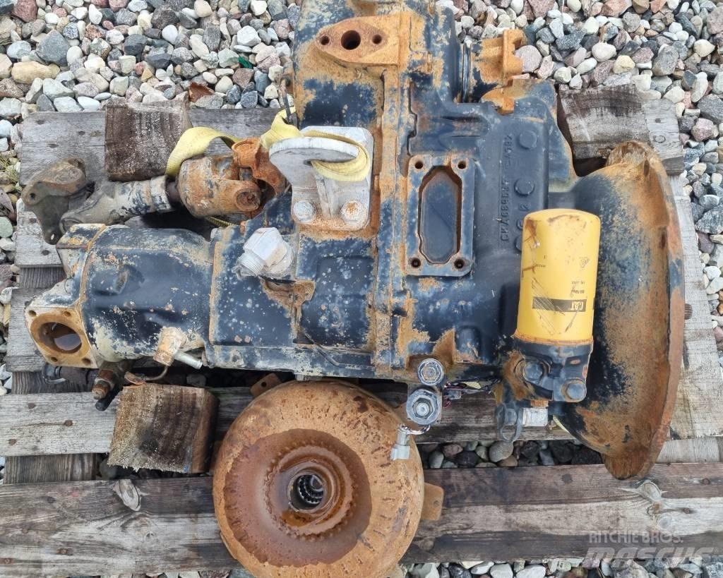 CAT 428C Transmisijos