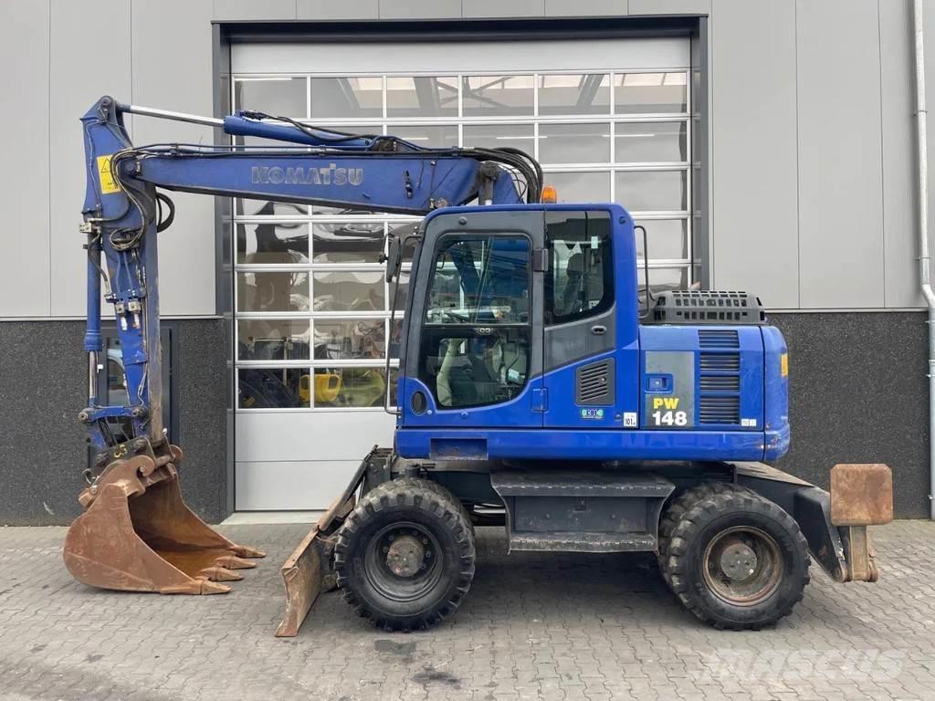 Komatsu PW148-8 Ratiniai ekskavatoriai