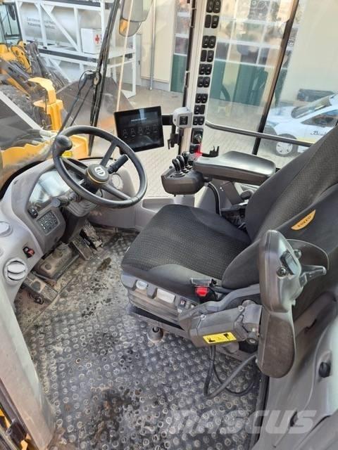 Volvo L 150 H Naudoti ratiniai krautuvai