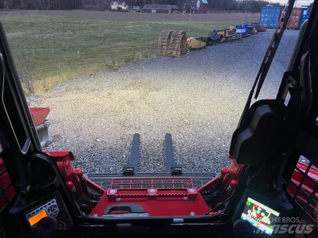 Takeuchi TL12-V2 Krautuvai su šoniniu pasukimu