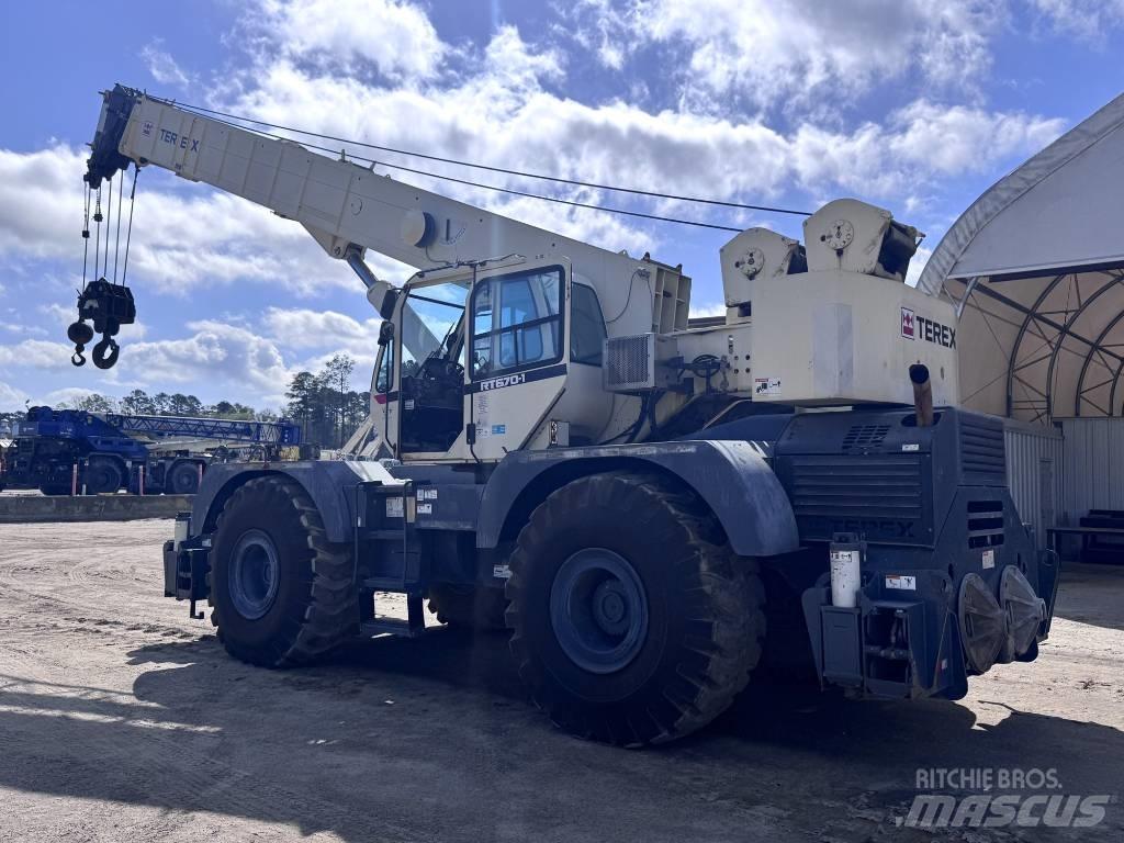 Terex RT 670 Neapdoroto reljefo kranai