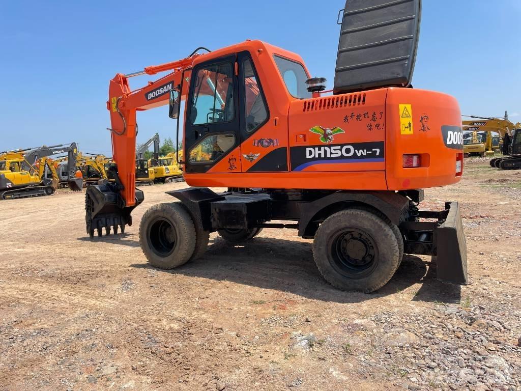 Doosan 150 Ratiniai ekskavatoriai