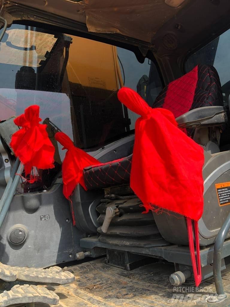 Doosan 150 Ratiniai ekskavatoriai