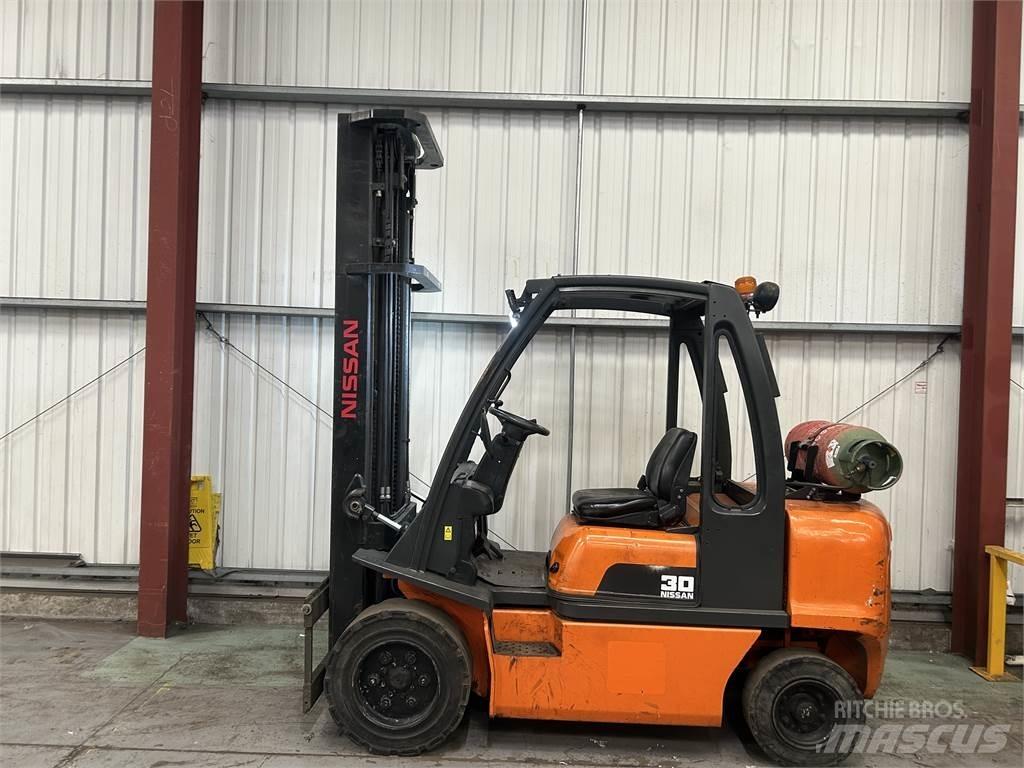 Nissan UGDO2A30PQ LPG (dujiniai) krautuvai