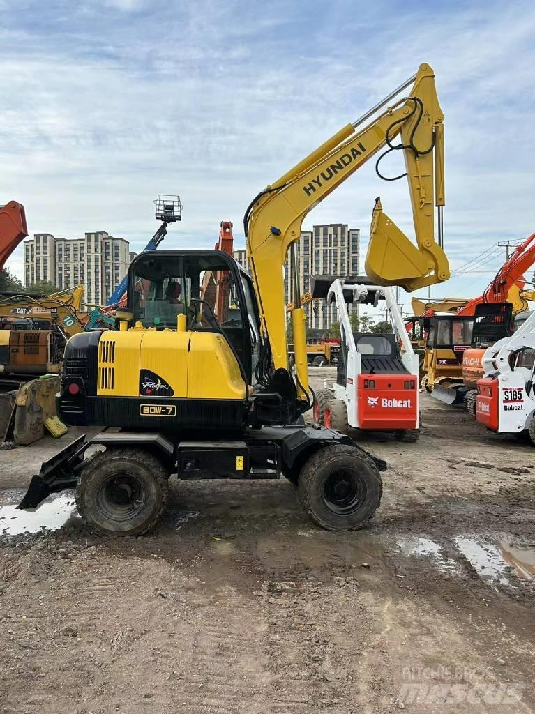 Hyundai R60-7 Ratiniai ekskavatoriai