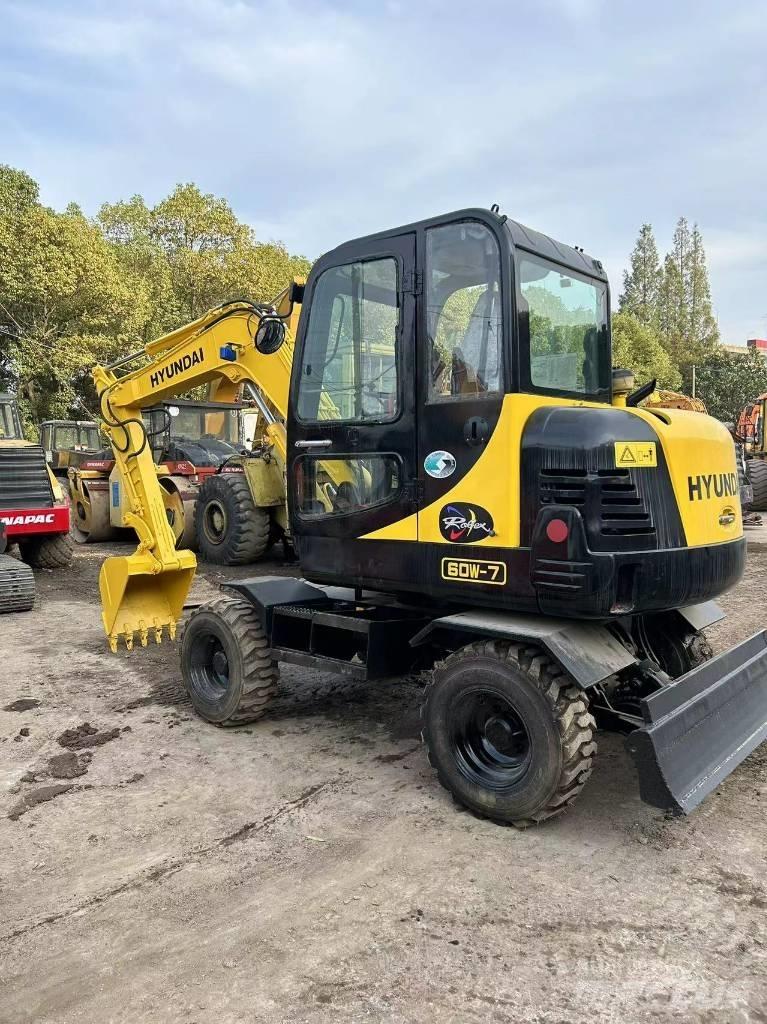 Hyundai R60-7 Ratiniai ekskavatoriai