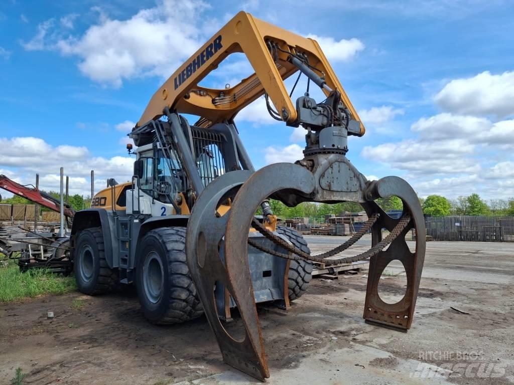 Liebherr L 580 LG Naudoti ratiniai krautuvai