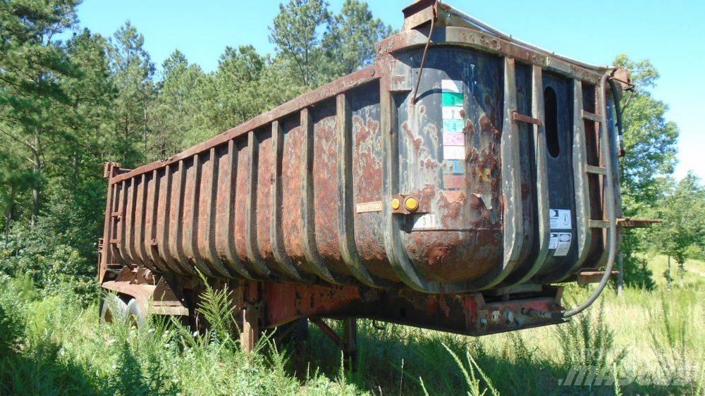Fruehauf 26 Foot Savivartės priekabos