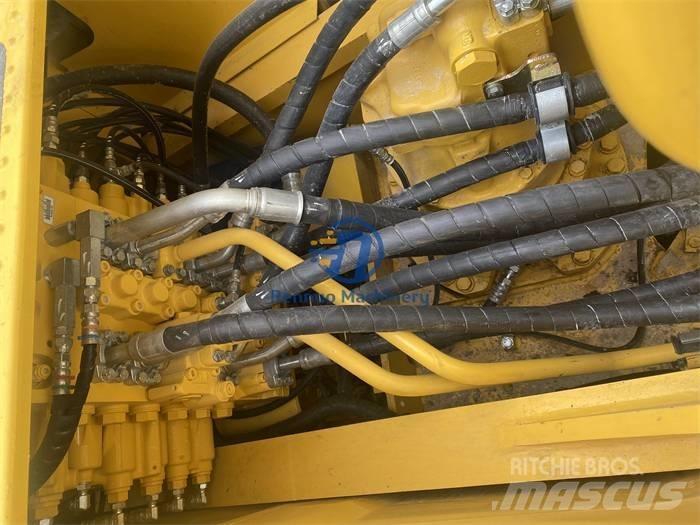 Komatsu PC 240 -8 Vikšriniai ekskavatoriai
