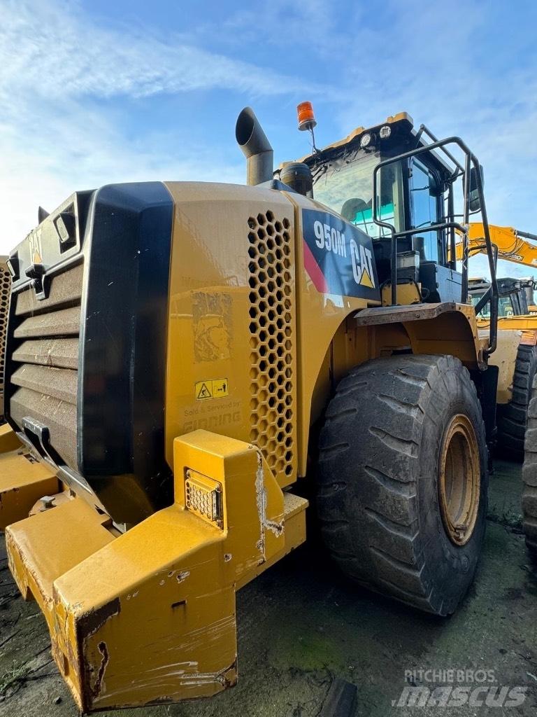 CAT 950M Naudoti ratiniai krautuvai