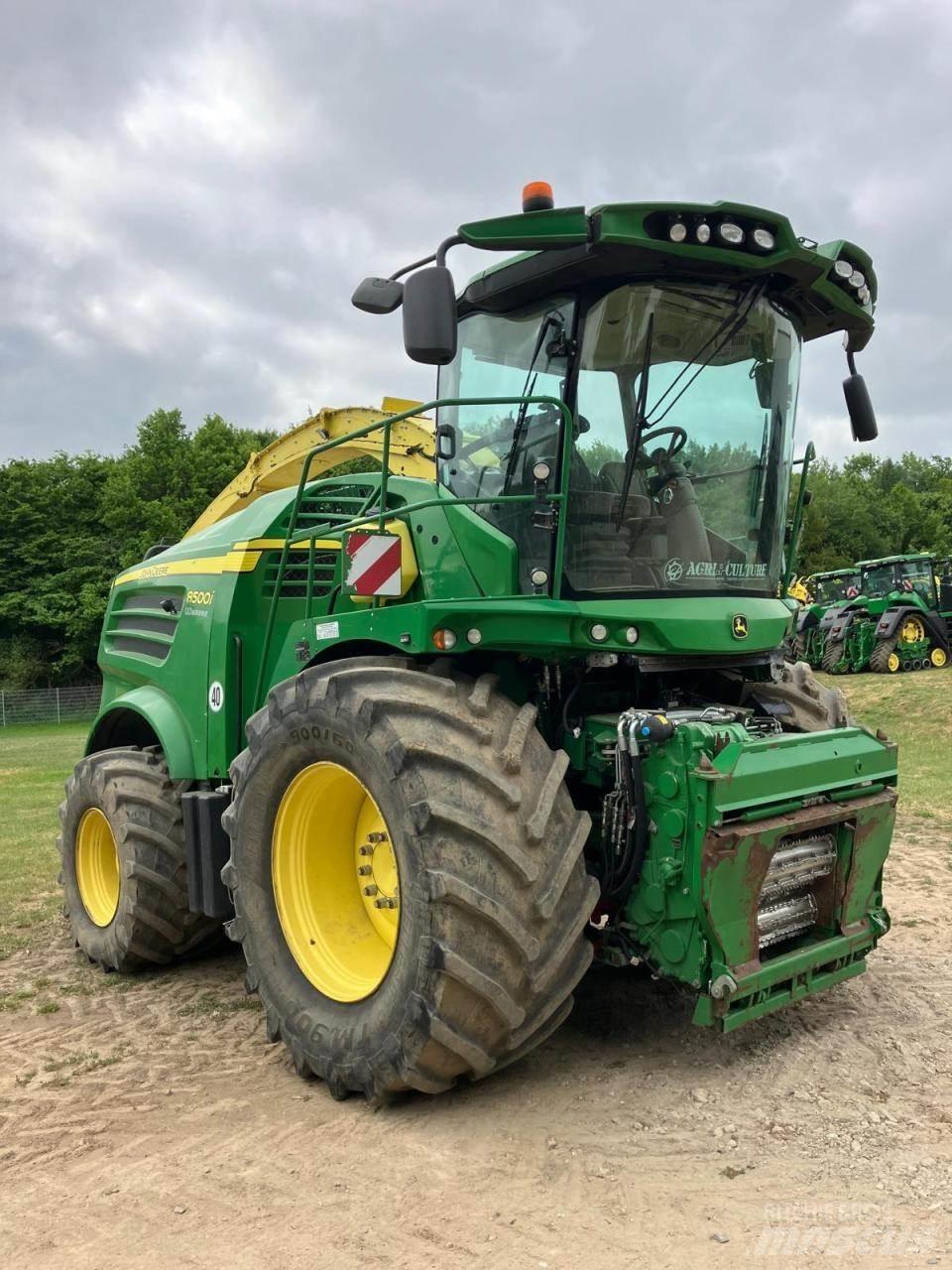 John Deere 8500 Pašarų ruošimo technika