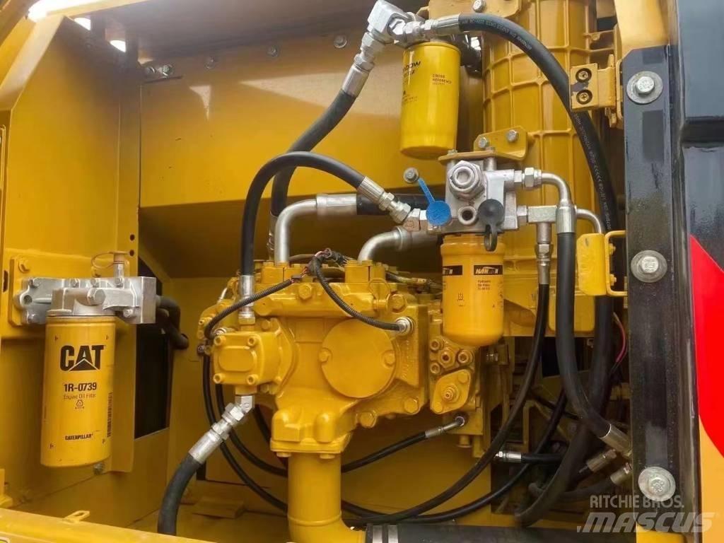 CAT 320 D Vikšriniai ekskavatoriai