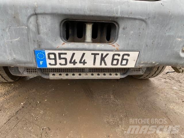 Renault Kerax 380 Savivarčių priekabų vilkikai