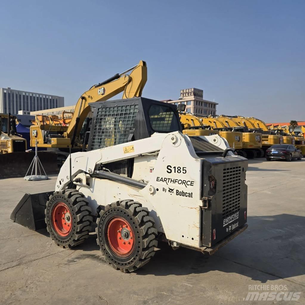Bobcat S 185 Krautuvai su šoniniu pasukimu