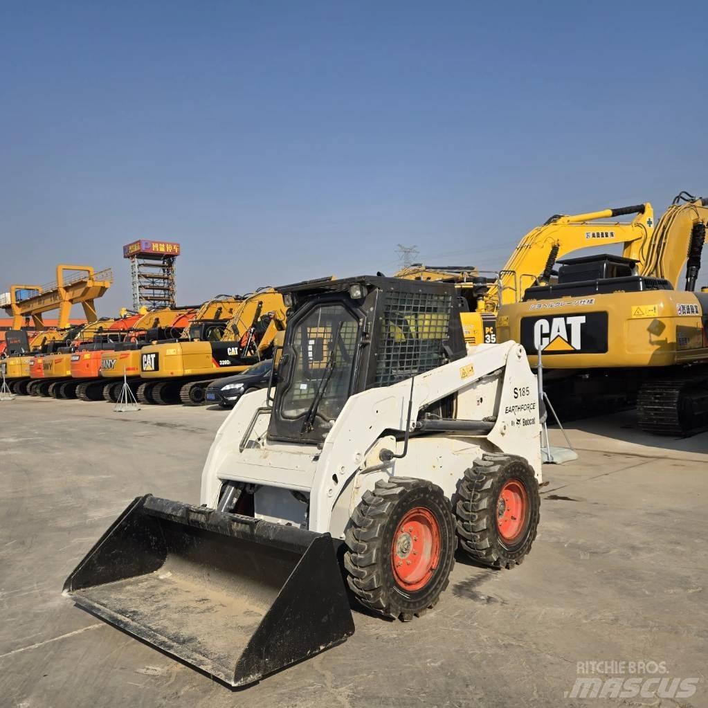 Bobcat S 185 Krautuvai su šoniniu pasukimu