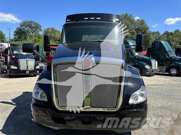 Kenworth T680 Naudoti vilkikai