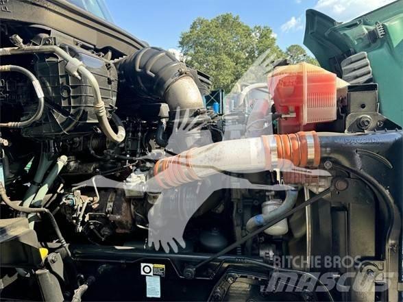 Kenworth T680 Naudoti vilkikai