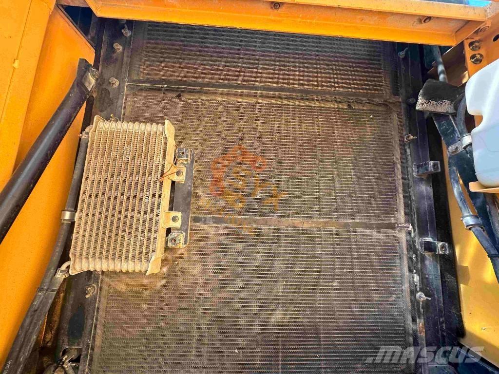 Hyundai Robex 520 VS Vikšriniai ekskavatoriai