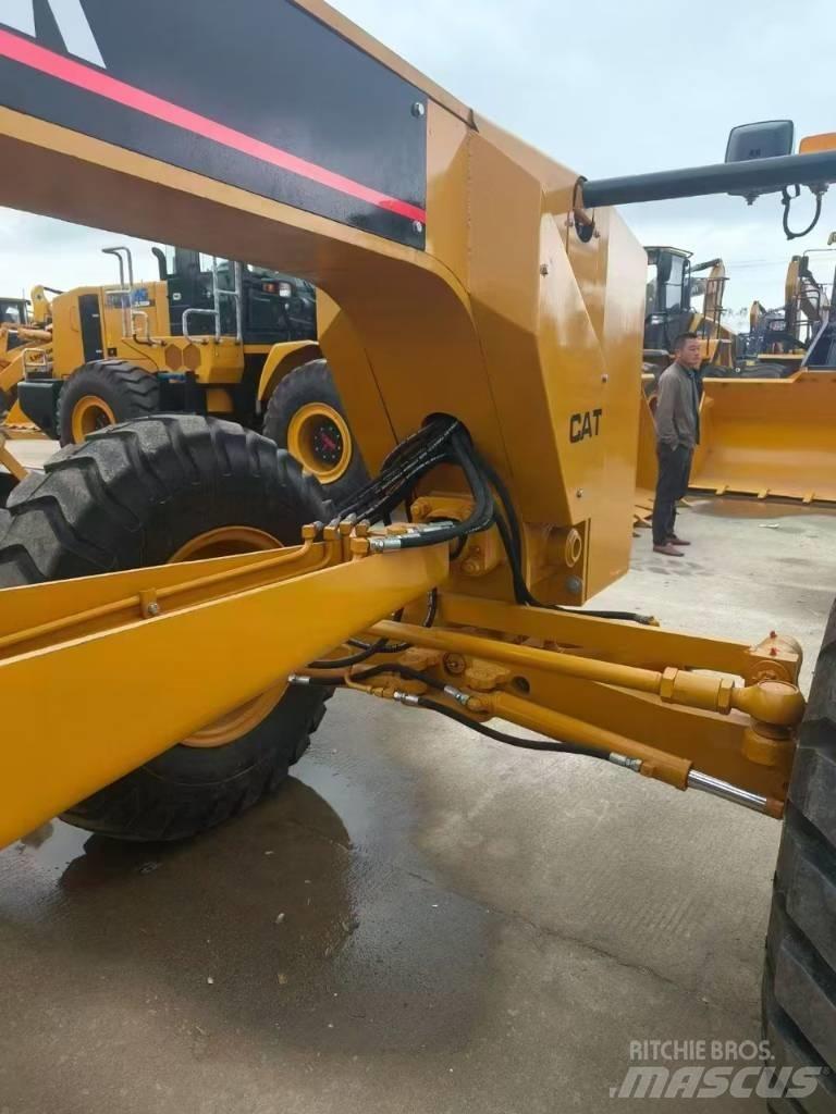 CAT 140K Greideriai