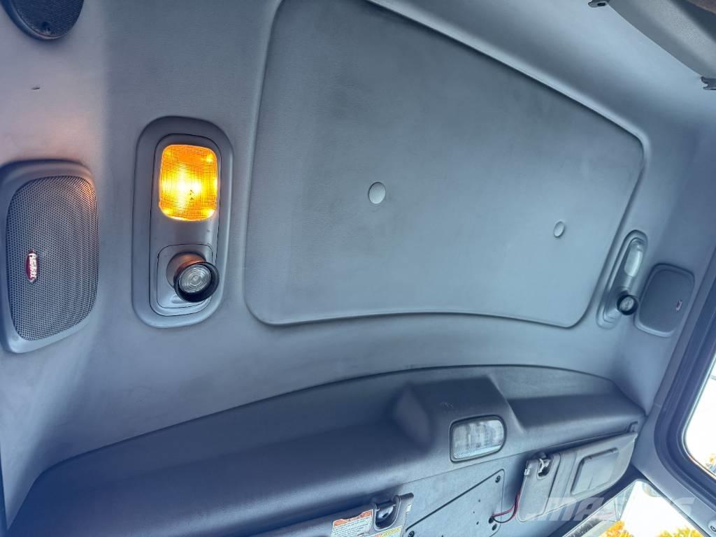 Peterbilt 389 Savivarčių priekabų vilkikai