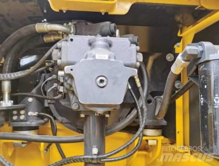 Komatsu 360-7 Vikšriniai ekskavatoriai