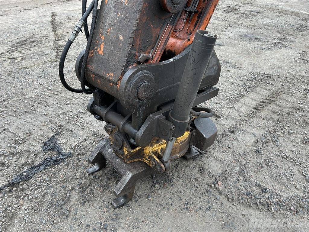 Hitachi ZX210LC-3 Vikšriniai ekskavatoriai