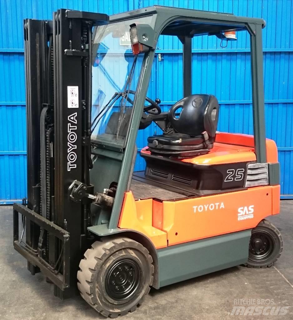 Toyota 7 FBMF 25 Elektriniai šakiniai krautuvai