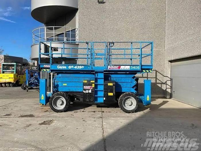 Genie GS4390RT Žirkliniai keltuvai