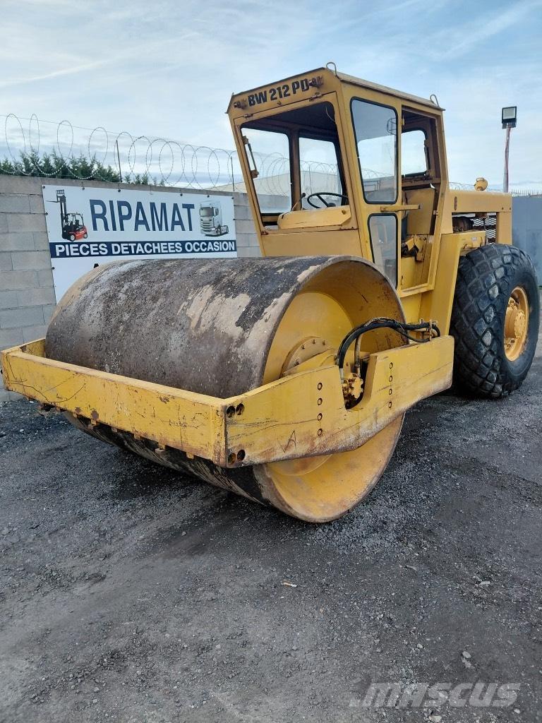 Bomag BW 212 P D Plūktuvai