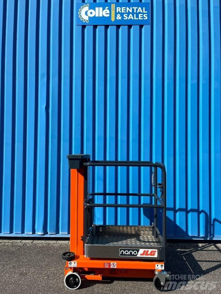 JLG Nano Vertikalūs stiebiniai keltuvai