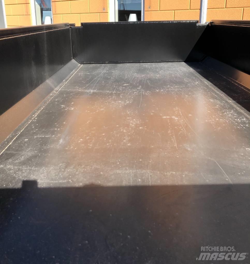 Multicargo MC9000 Savivartės priekabos