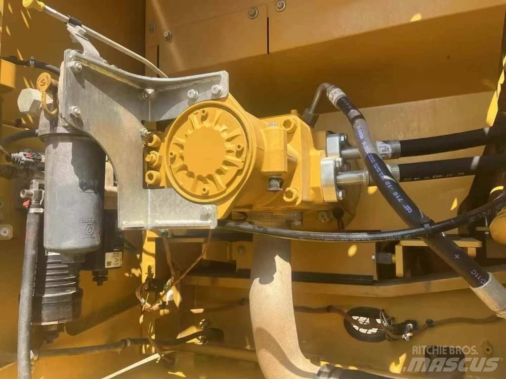 CAT 330 Vikšriniai ekskavatoriai