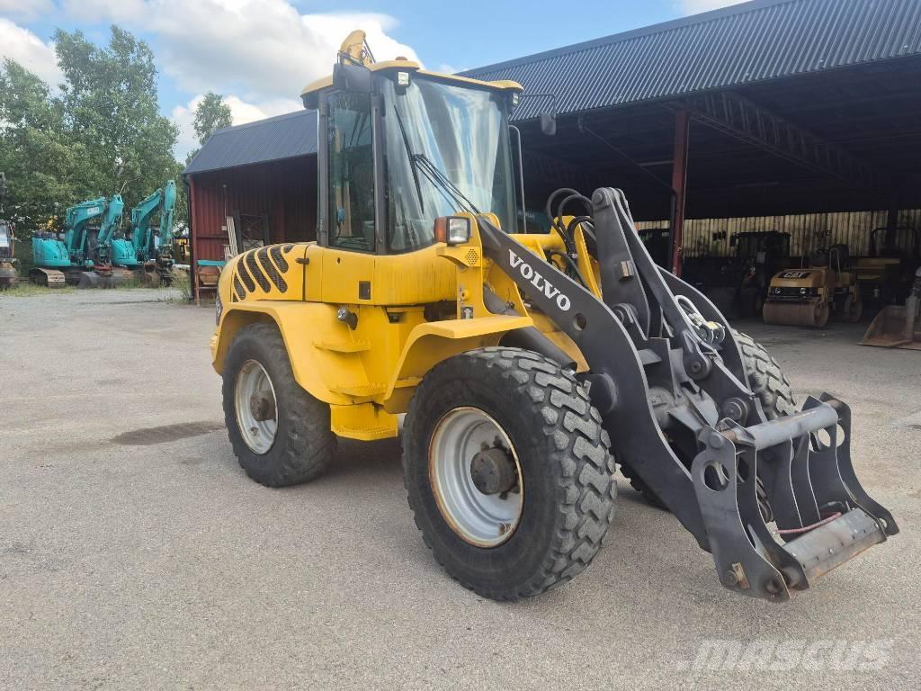 Volvo L 40 B Naudoti ratiniai krautuvai
