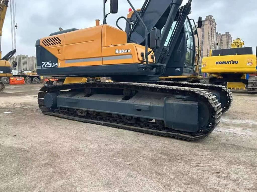 Hyundai 225LC-9T Vikšriniai ekskavatoriai