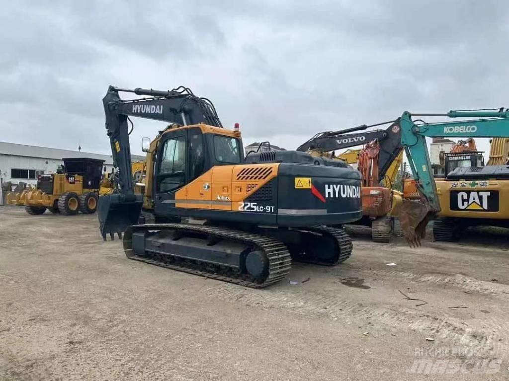 Hyundai 225LC-9T Vikšriniai ekskavatoriai