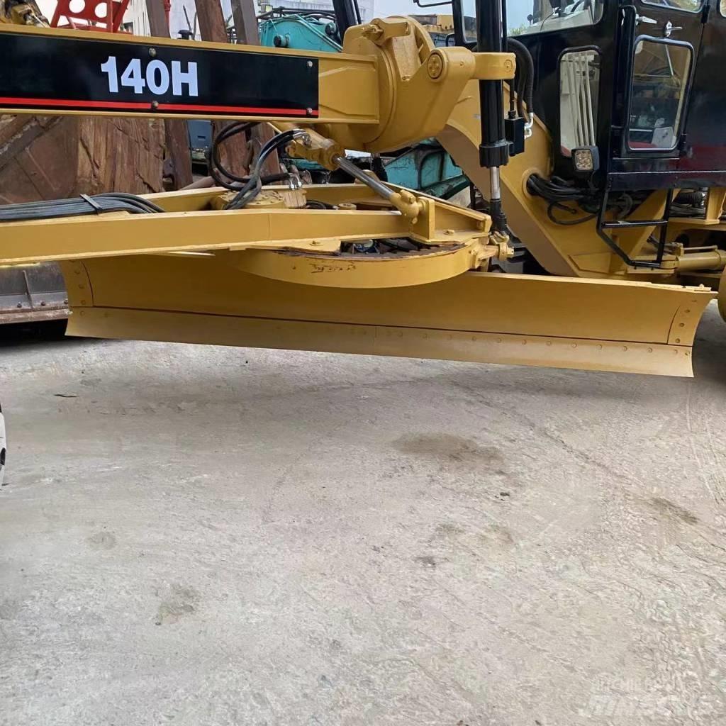 CAT 140 H Greideriai