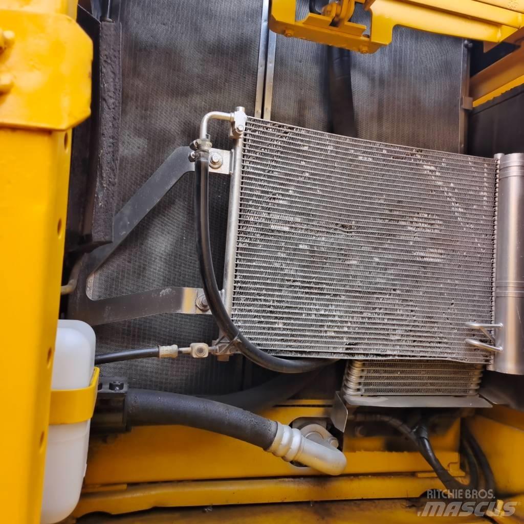 Komatsu PC 200-8 Vikšriniai ekskavatoriai