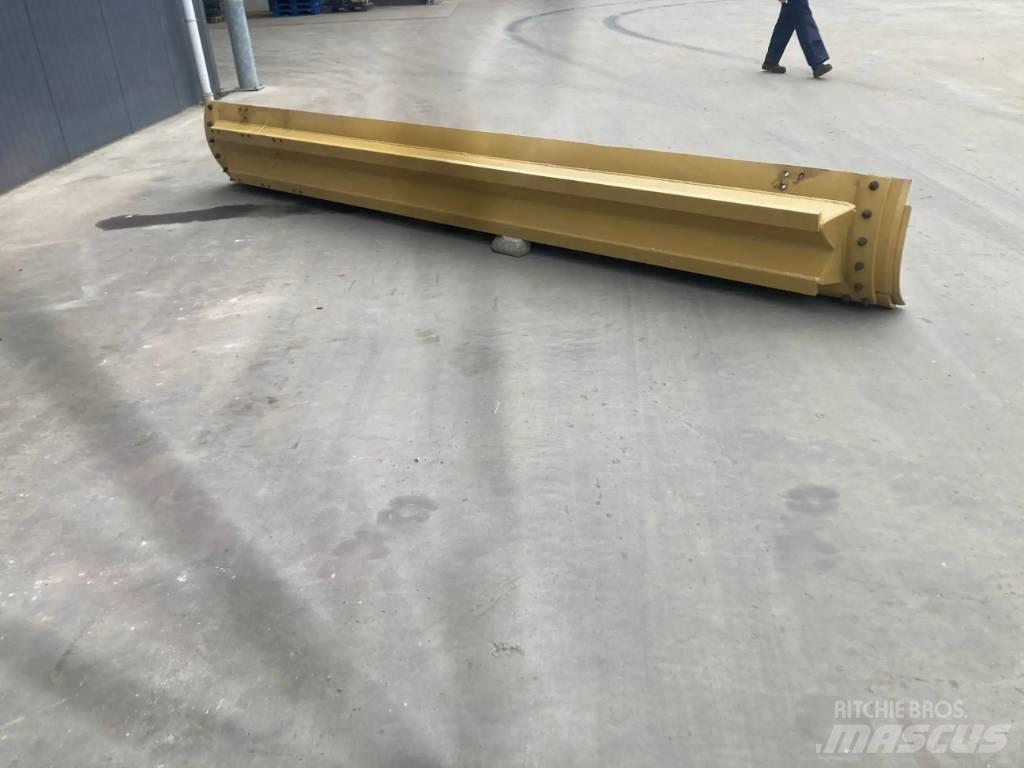 CAT 140M2 Moldboard Vikšrai, grandinės ir važiuoklės