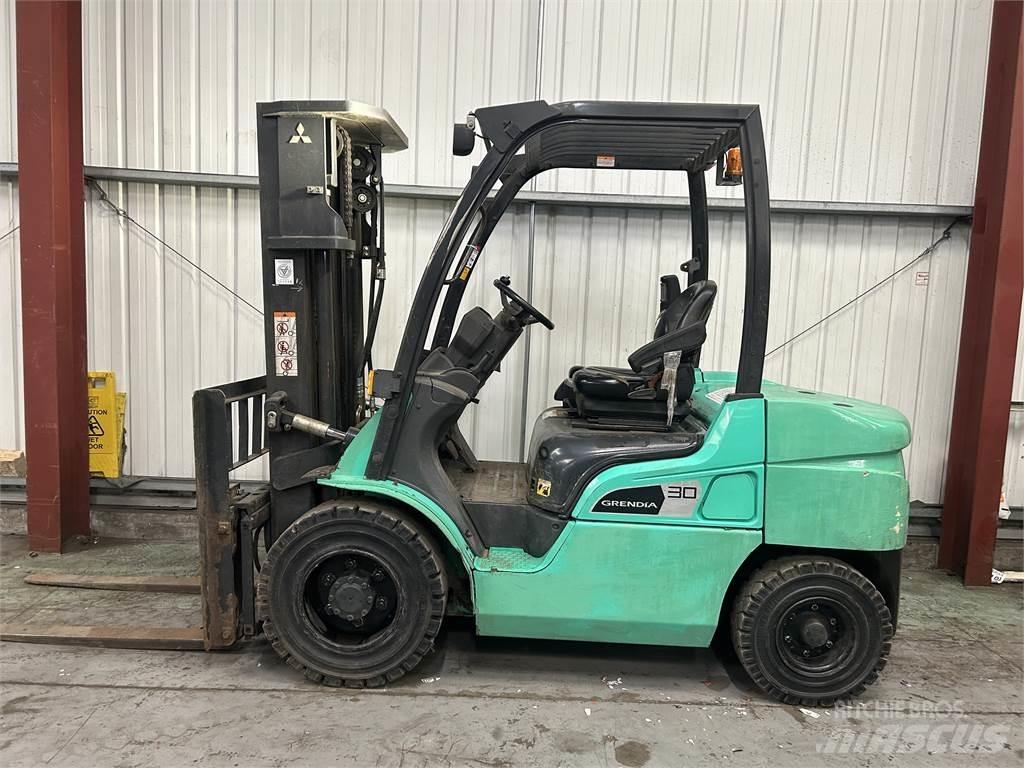Mitsubishi FD30NT Dyzeliniai krautuvai